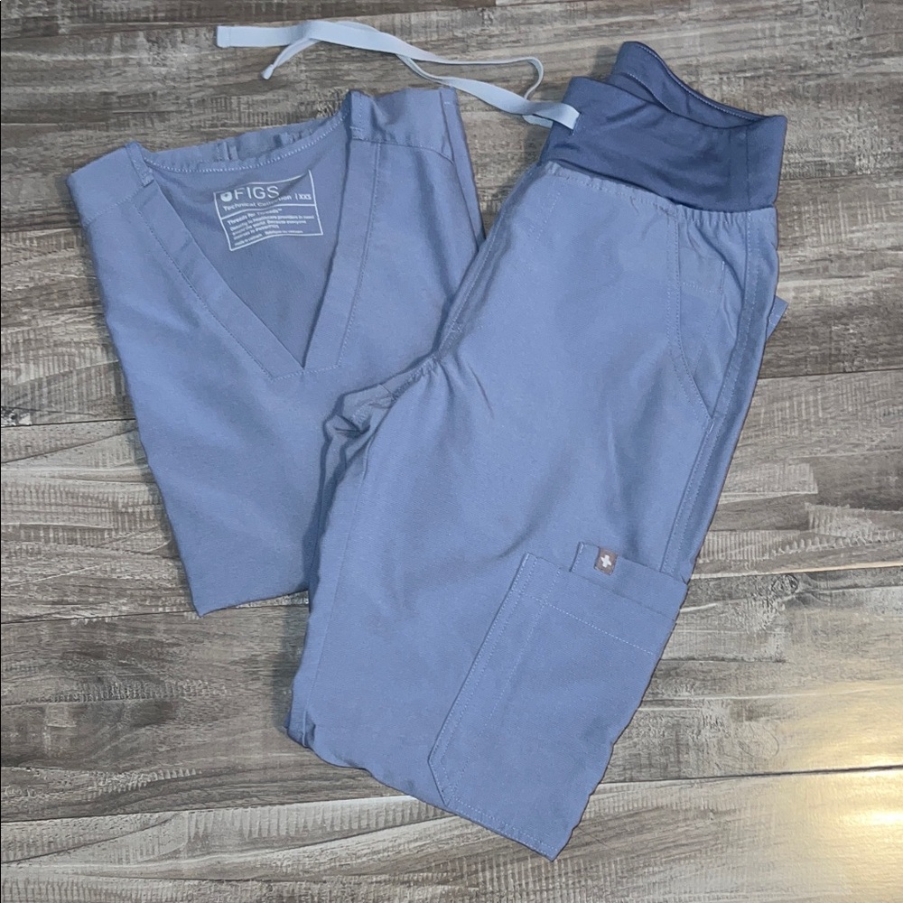 Figs vapor blue space dye scrub set